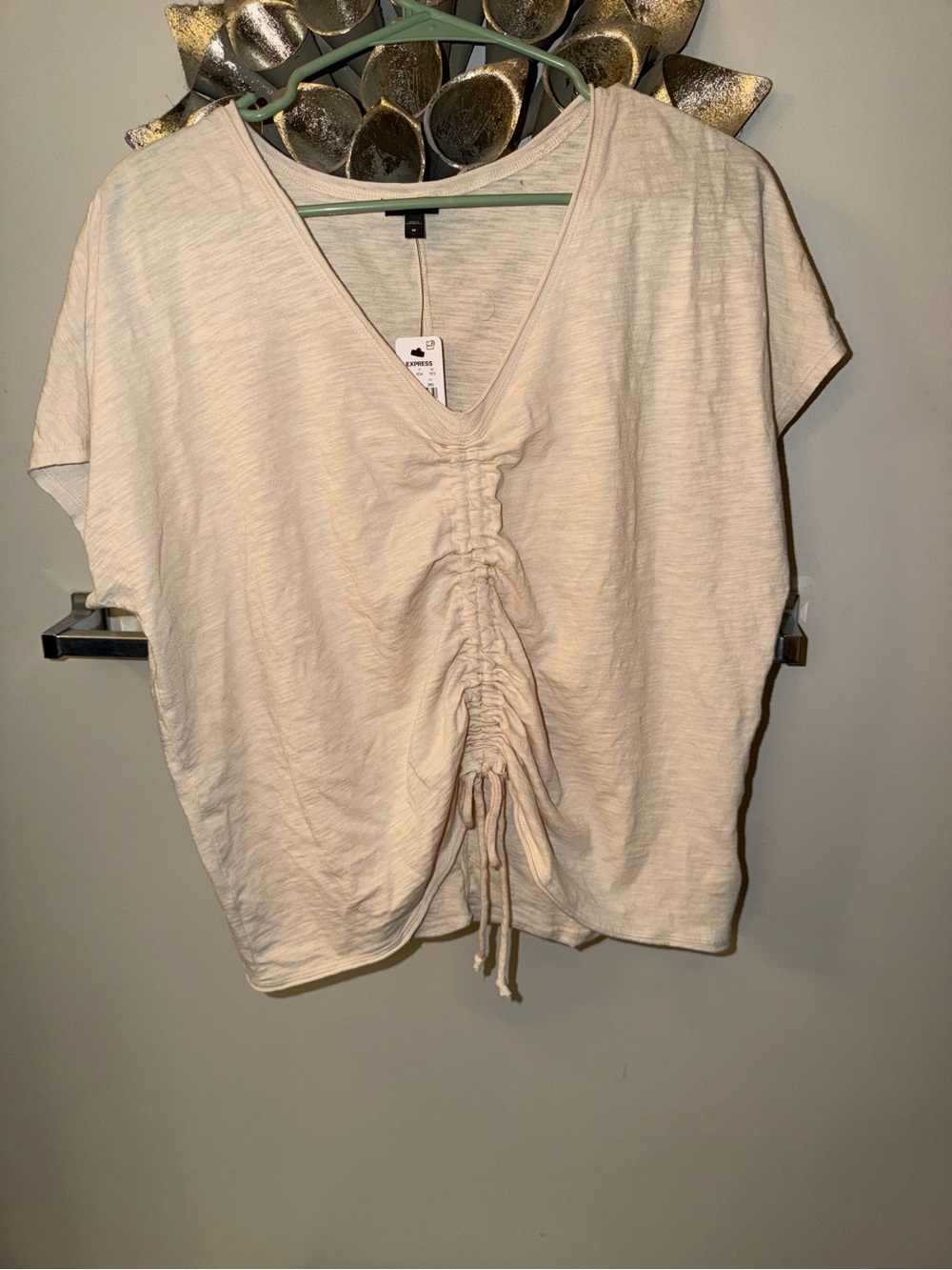 Express Cream V-Neck Ruched Front Crop Top